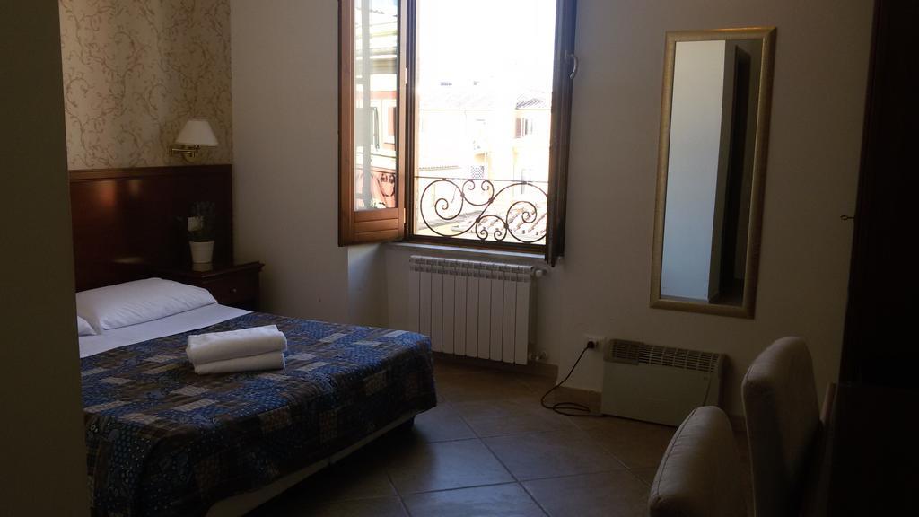 Mrs Julie Guesthouse Rome Ruang foto